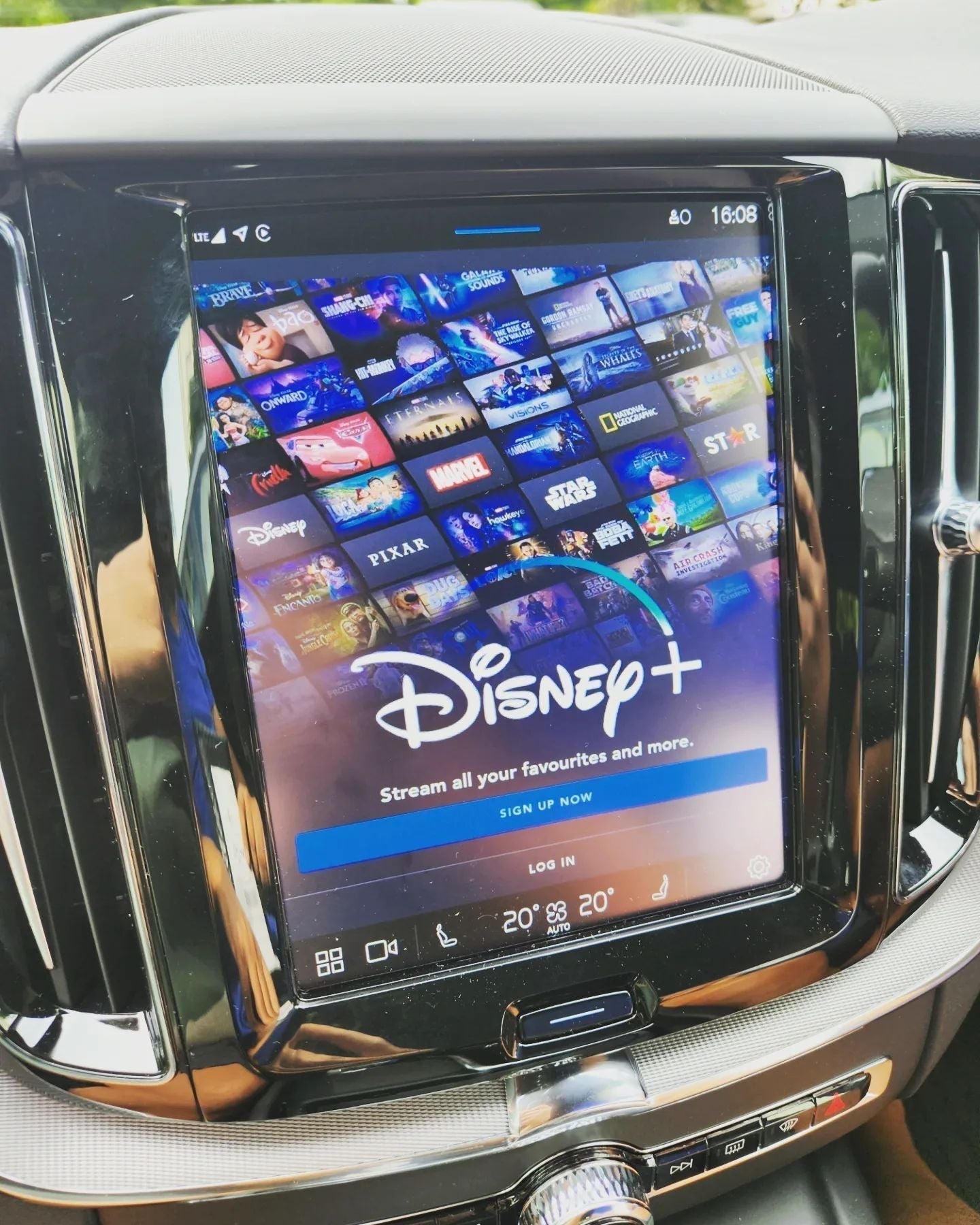 AI Media Box for Volvo